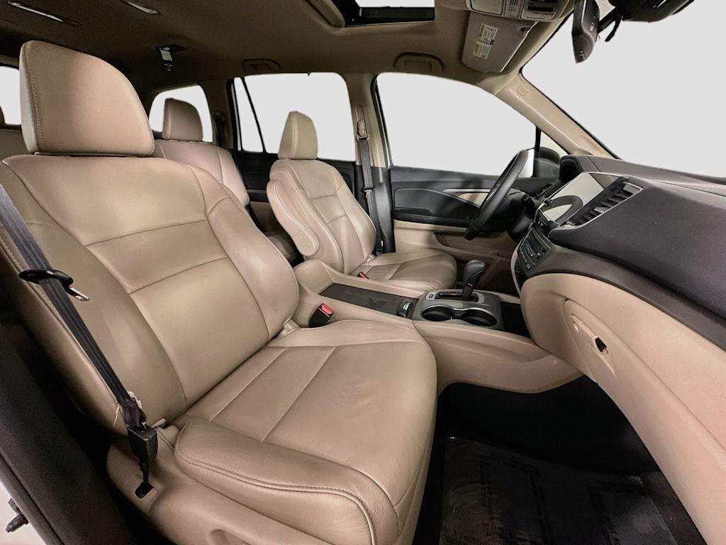 Thumbnail: 2019 Honda Pilot - 12