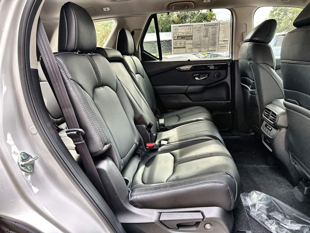 Thumbnail: 2025 Honda Pilot - 18