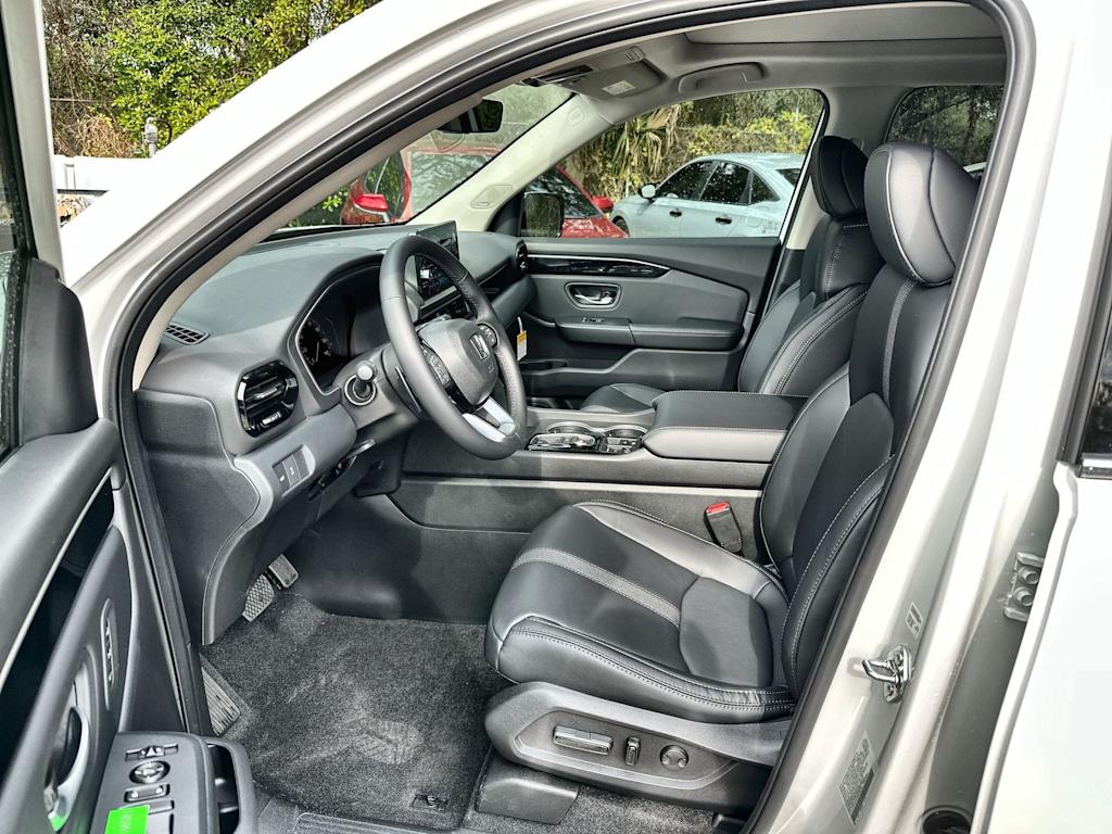 Thumbnail: 2025 Honda Pilot - 10