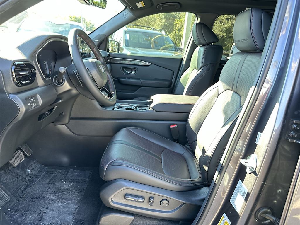 Thumbnail: 2025 Honda Pilot - 8