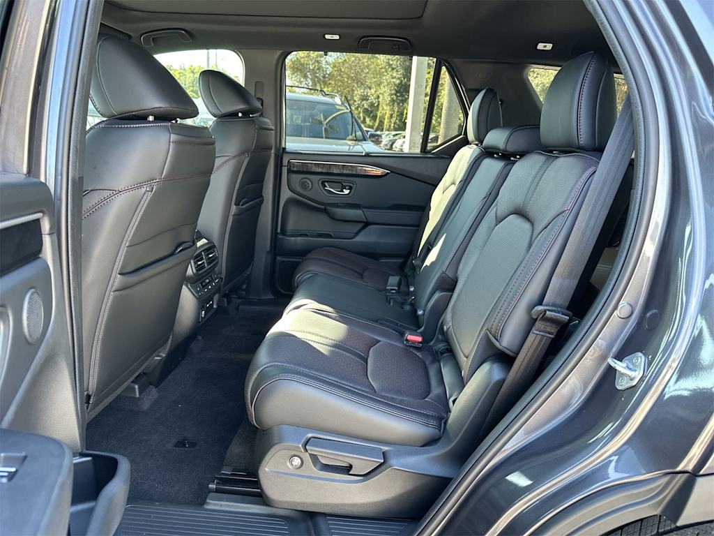 Thumbnail: 2025 Honda Pilot - 10