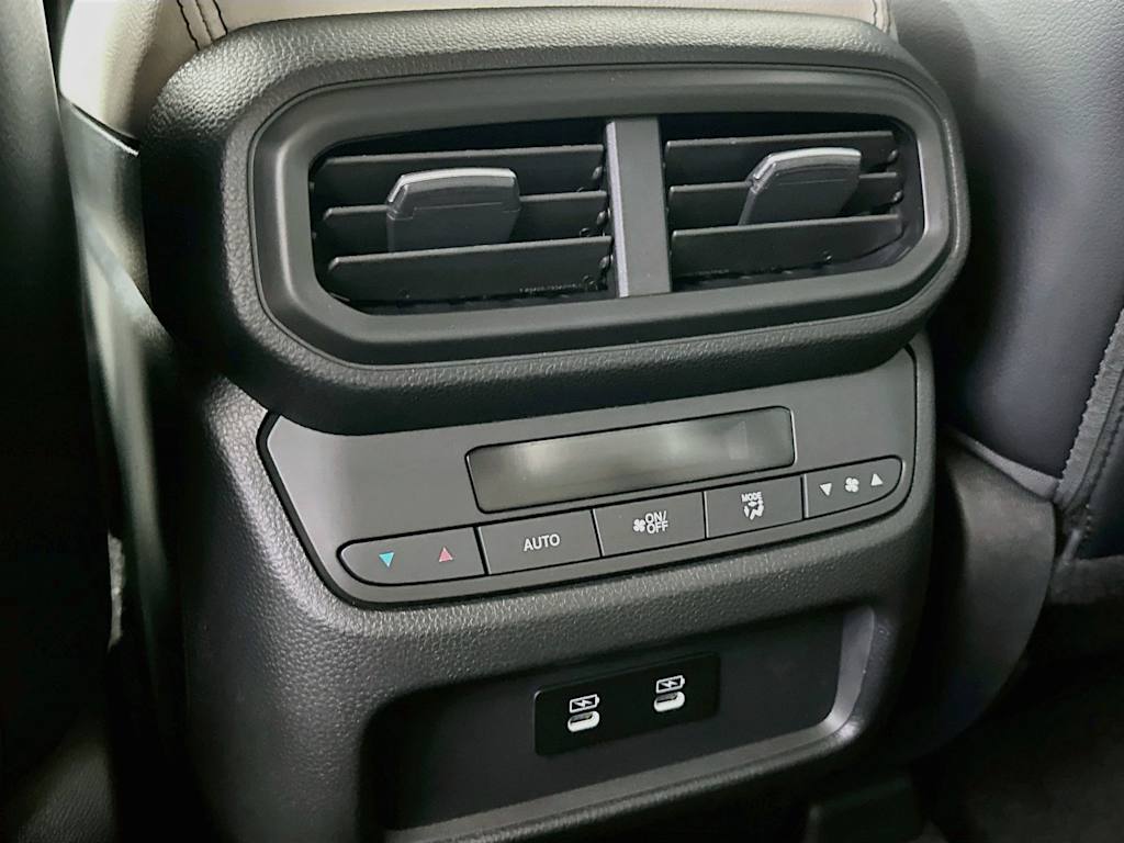 Thumbnail: 2026 Honda Pilot - 21