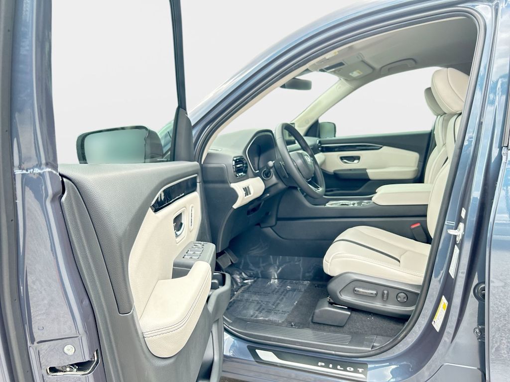 Thumbnail: 2026 Honda Pilot - 10