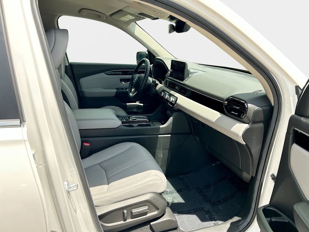 Thumbnail: 2025 Honda Pilot - 11