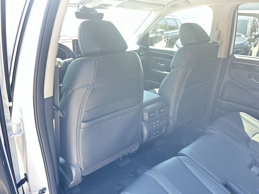 Thumbnail: 2026 Honda Pilot - 12