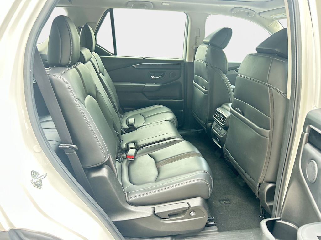 Thumbnail: 2023 Honda Pilot - 18