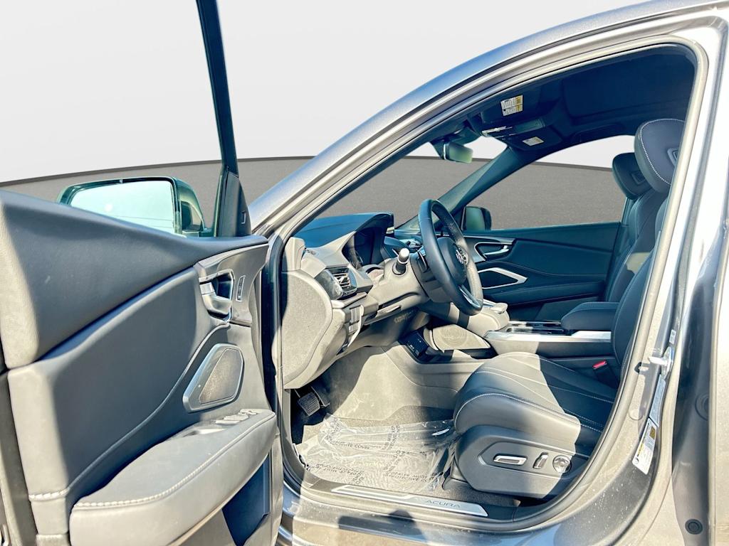 Thumbnail: 2025 Acura RDX - 18