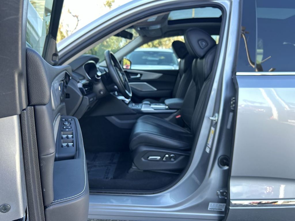 Thumbnail: 2023 Acura MDX - 18