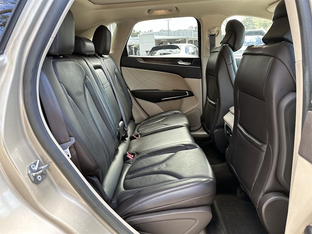 Thumbnail: 2017 Lincoln MKC - 18