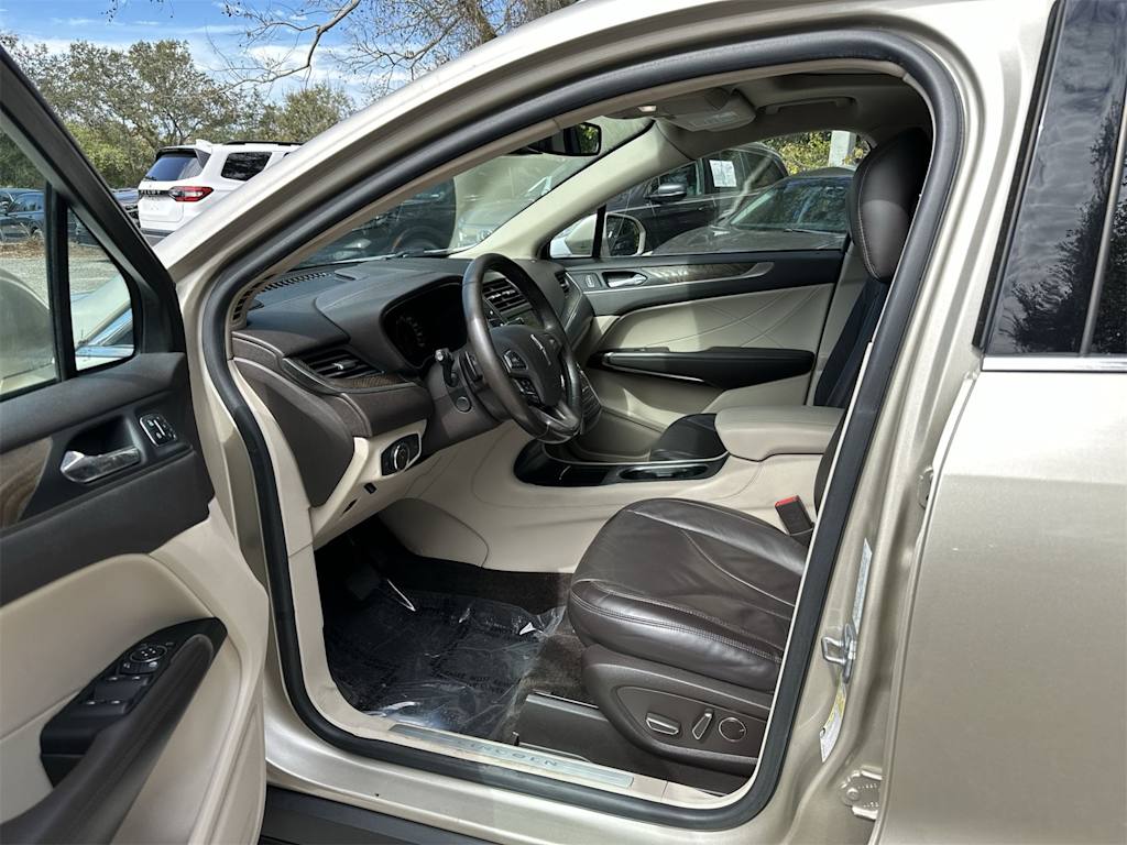 Thumbnail: 2017 Lincoln MKC - 17