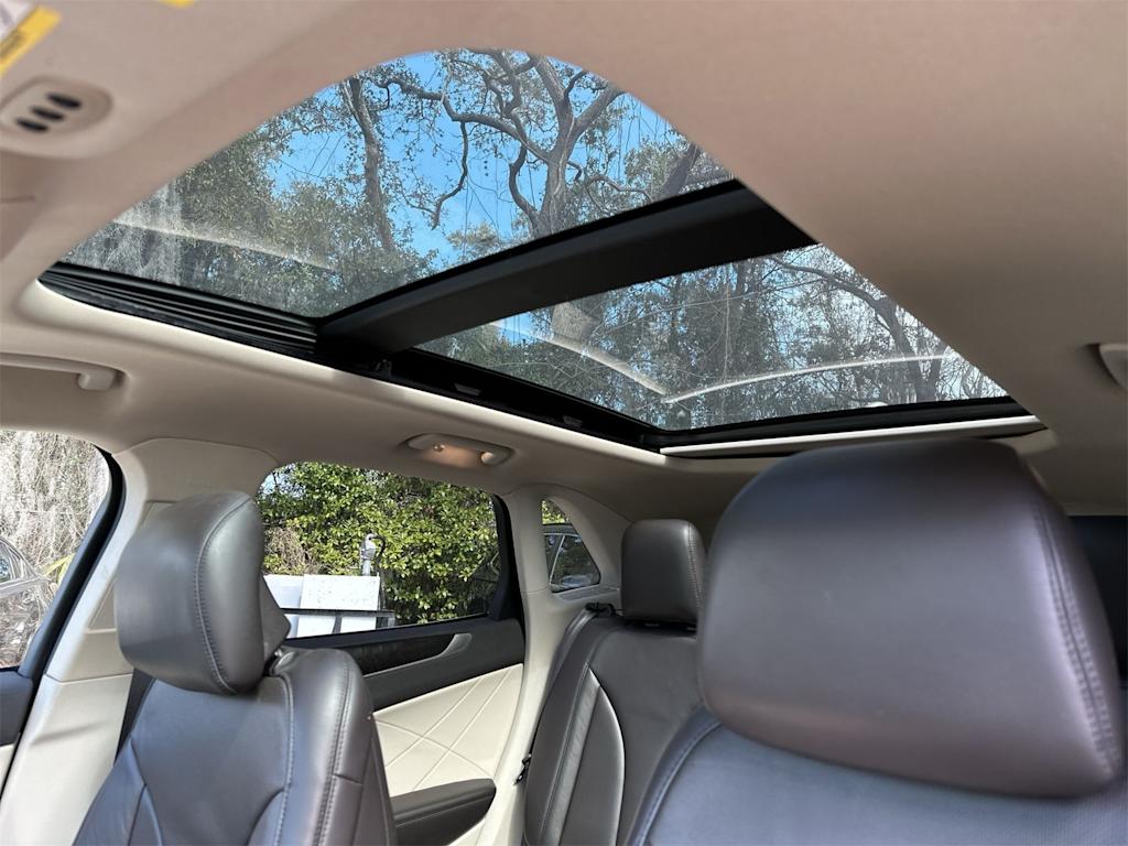 Thumbnail: 2017 Lincoln MKC - 21