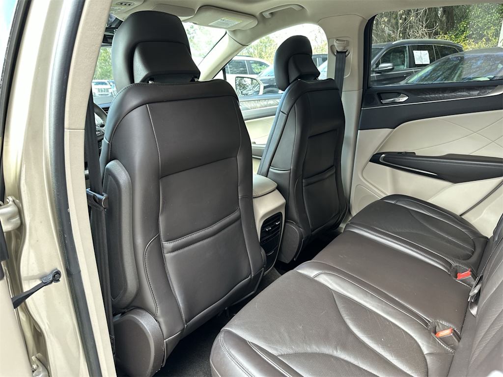 Thumbnail: 2017 Lincoln MKC - 11