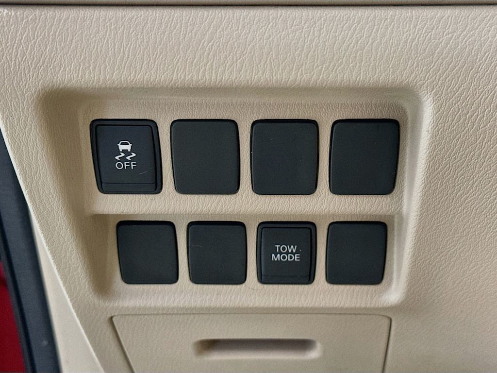 Thumbnail: 2014 Nissan Pathfinder - 27