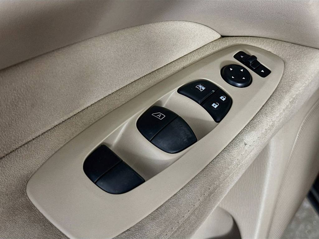 Thumbnail: 2014 Nissan Pathfinder - 28