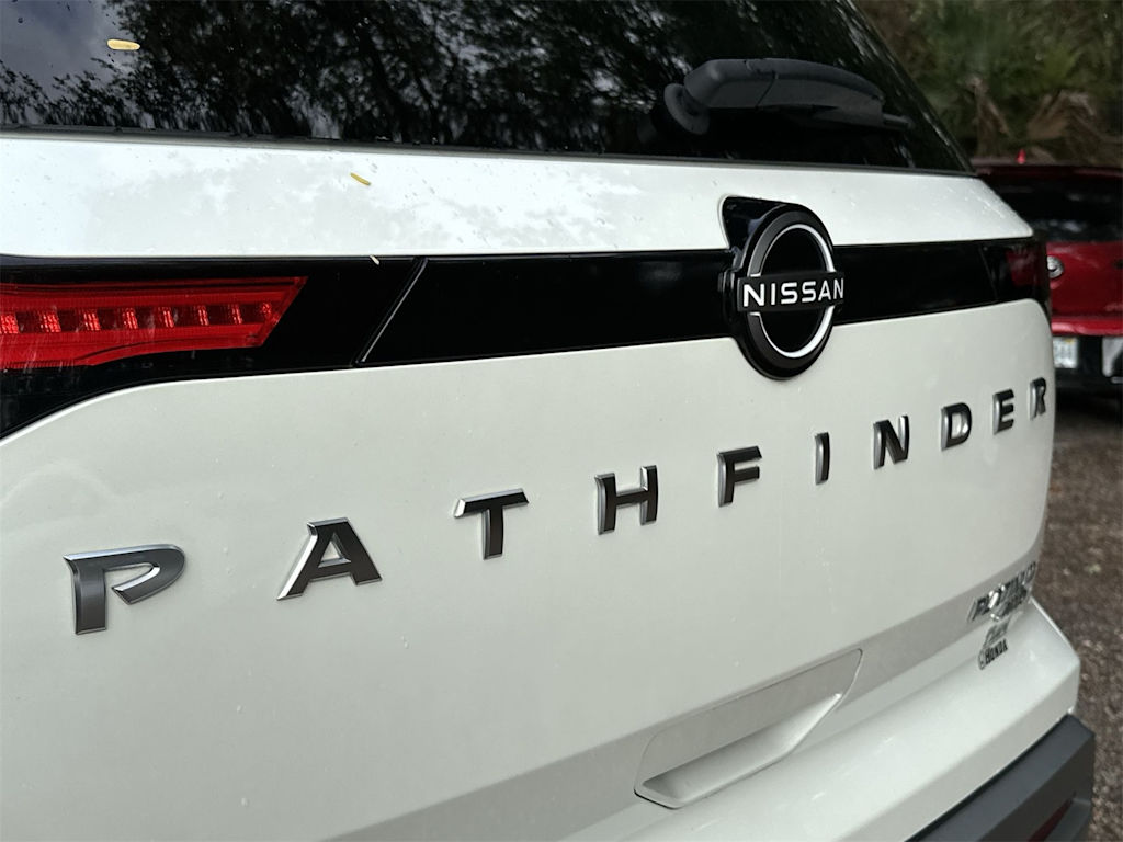 Thumbnail: 2024 Nissan Pathfinder - 7