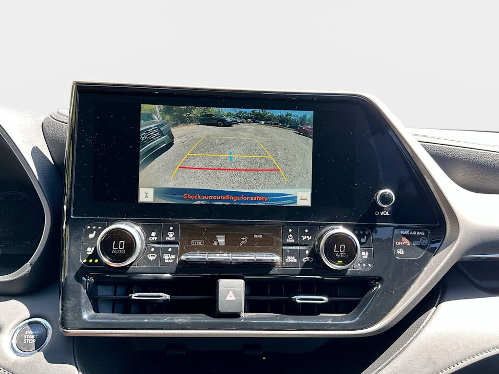 Thumbnail: 2023 Toyota Highlander - 13