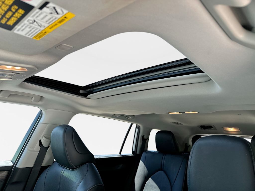 Thumbnail: 2023 Toyota Highlander - 20