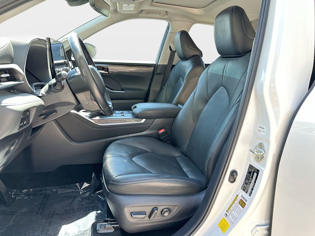 Thumbnail: 2023 Toyota Highlander - 10
