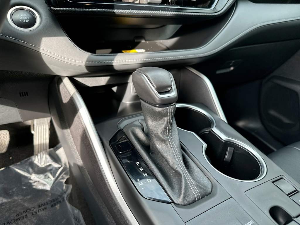 Thumbnail: 2024 Toyota Highlander - 15