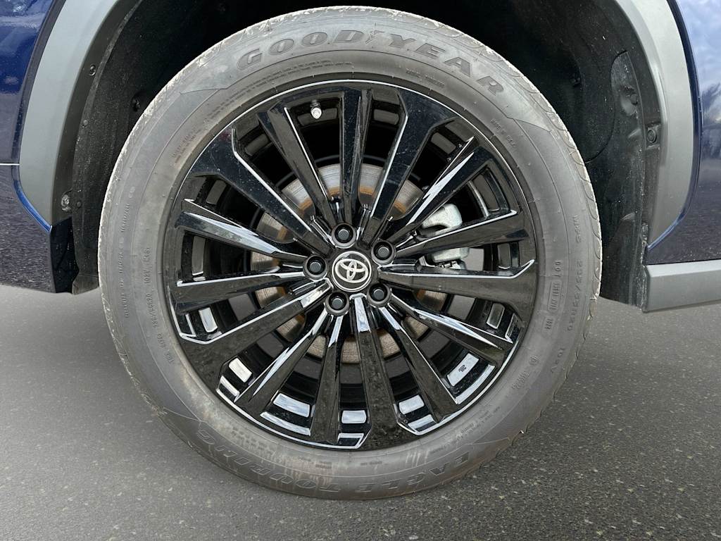 Thumbnail: 2024 Toyota Highlander - 8