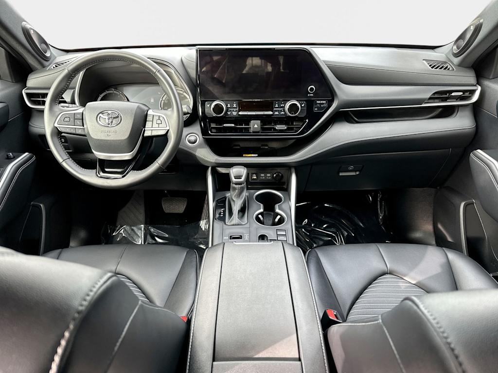 Thumbnail: 2024 Toyota Highlander - 2