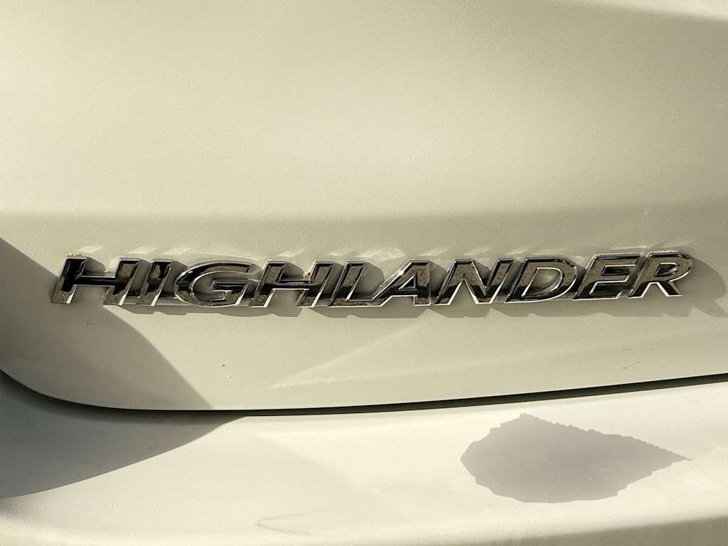Thumbnail: 2015 Toyota Highlander - 6
