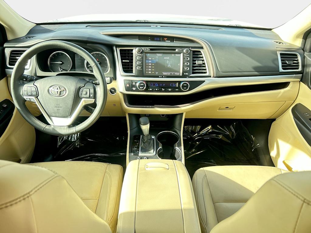 Thumbnail: 2015 Toyota Highlander - 2