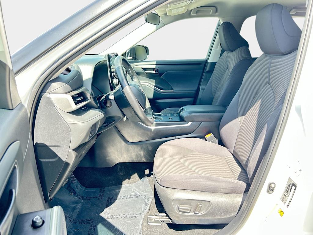 Thumbnail: 2022 Toyota Highlander - 10