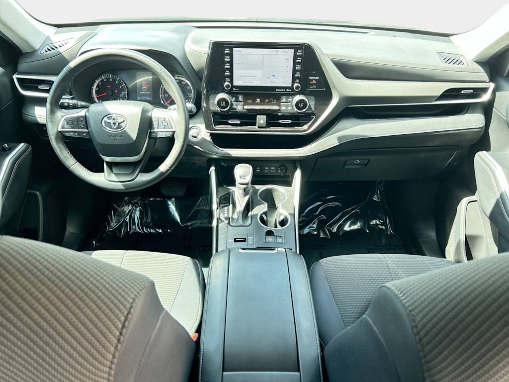 Thumbnail: 2022 Toyota Highlander - 2