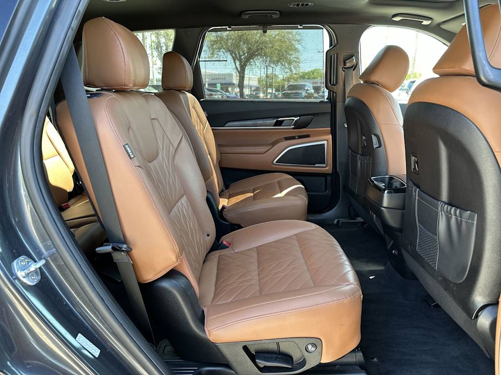 Thumbnail: 2023 Kia Telluride - 18