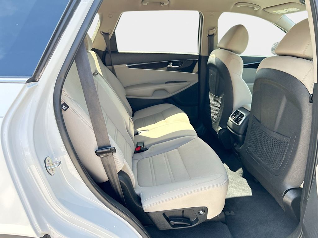Thumbnail: 2020 Kia Sorento - 18