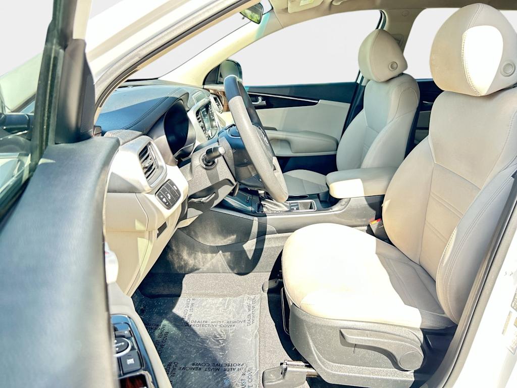 Thumbnail: 2020 Kia Sorento - 10