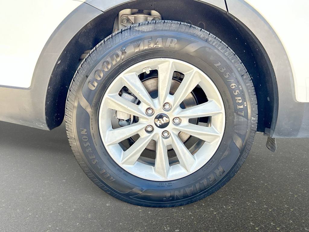 Thumbnail: 2020 Kia Sorento - 8