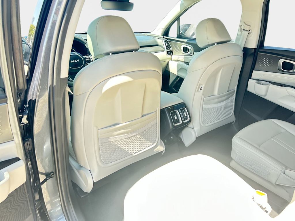 Thumbnail: 2023 Kia Sorento - 12