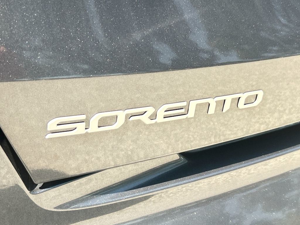 Thumbnail: 2023 Kia Sorento - 7