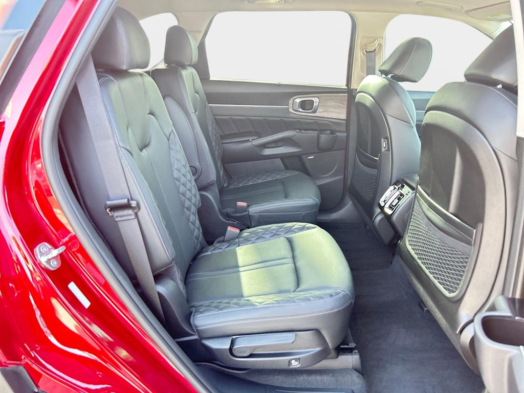 Thumbnail: 2023 Kia Sorento - 18