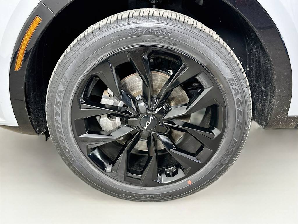 Thumbnail: 2023 Kia Sorento - 8