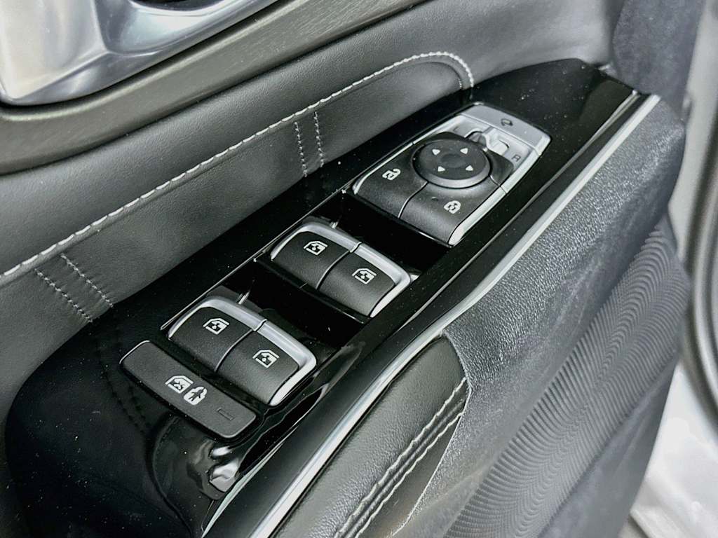 Thumbnail: 2023 Kia Sorento - 30