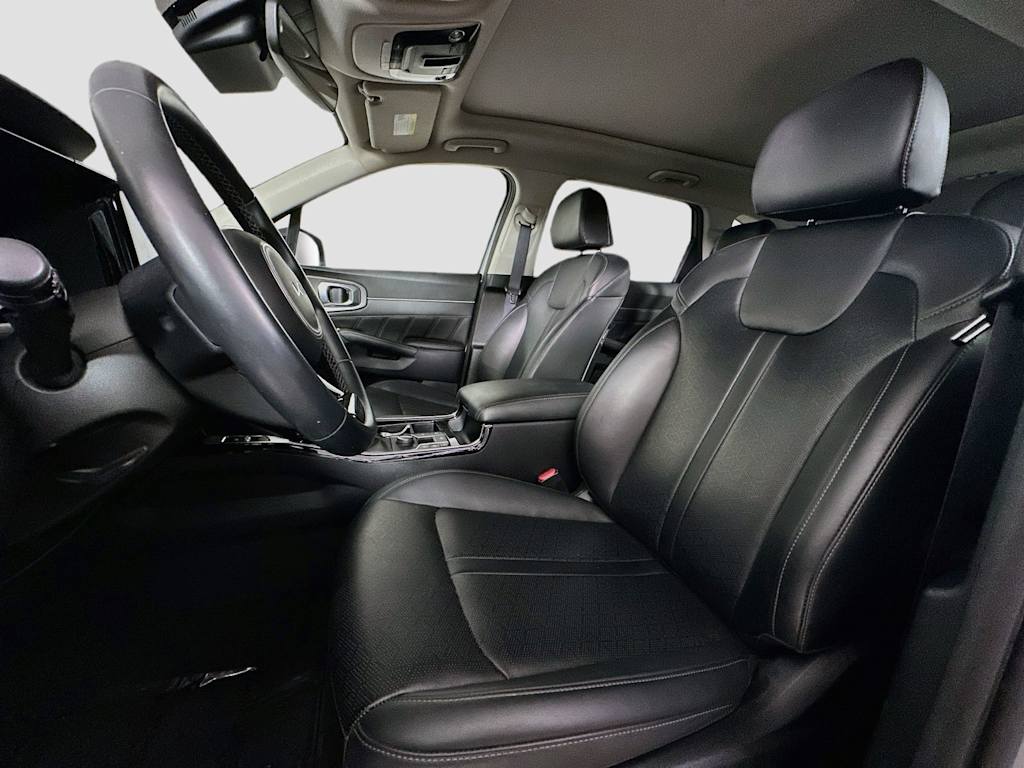 Thumbnail: 2023 Kia Sorento - 11