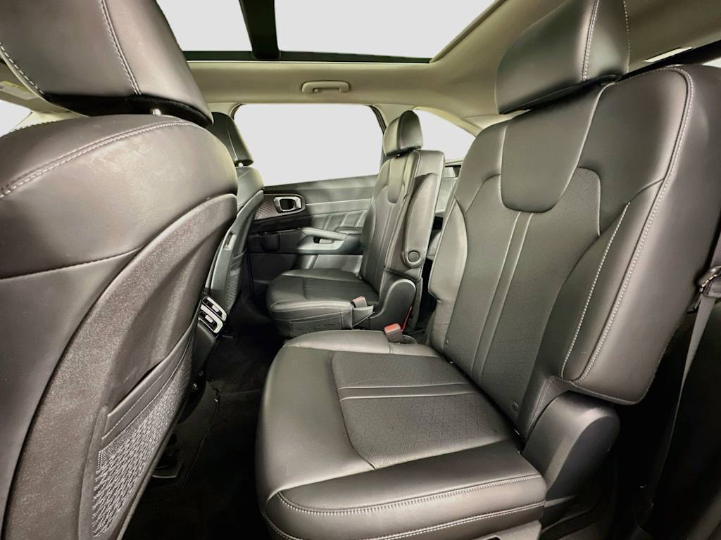 Thumbnail: 2023 Kia Sorento - 13