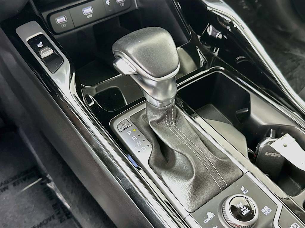 Thumbnail: 2023 Kia Sorento - 17