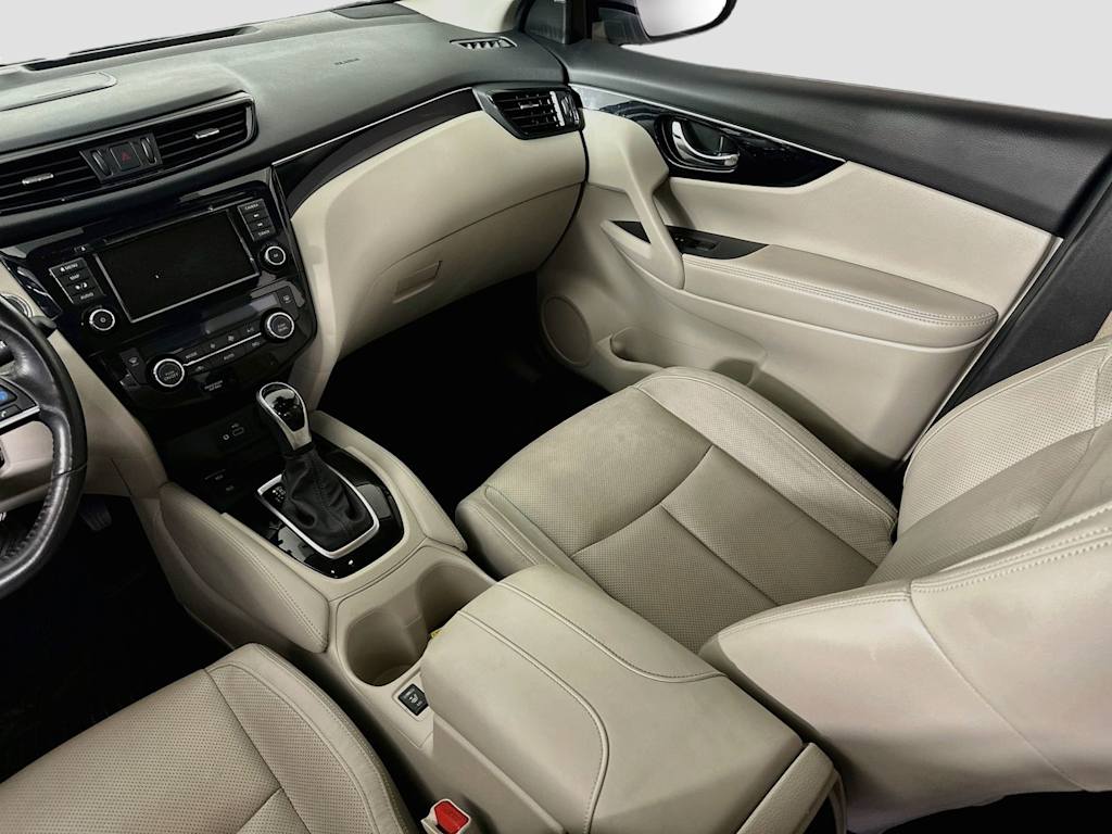 Thumbnail: 2019 Nissan Rogue Sport - 14