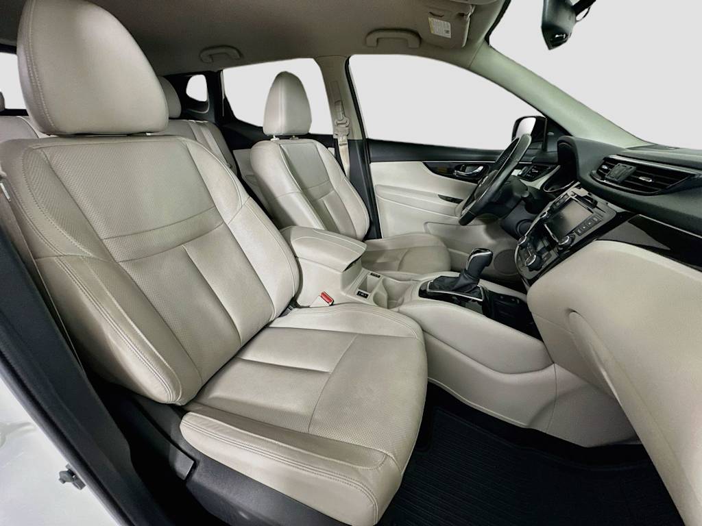 Thumbnail: 2019 Nissan Rogue Sport - 12
