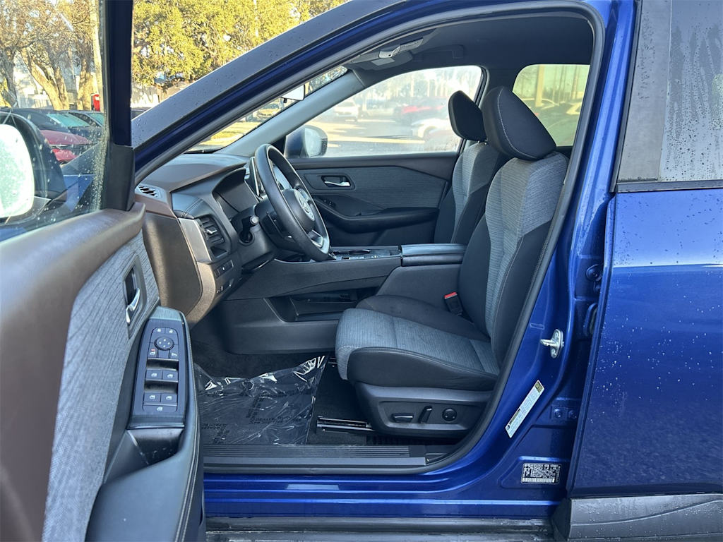 Thumbnail: 2023 Nissan Rogue - 11