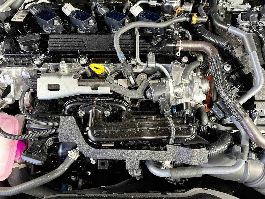 Thumbnail: 2025 Toyota Prius v - 8