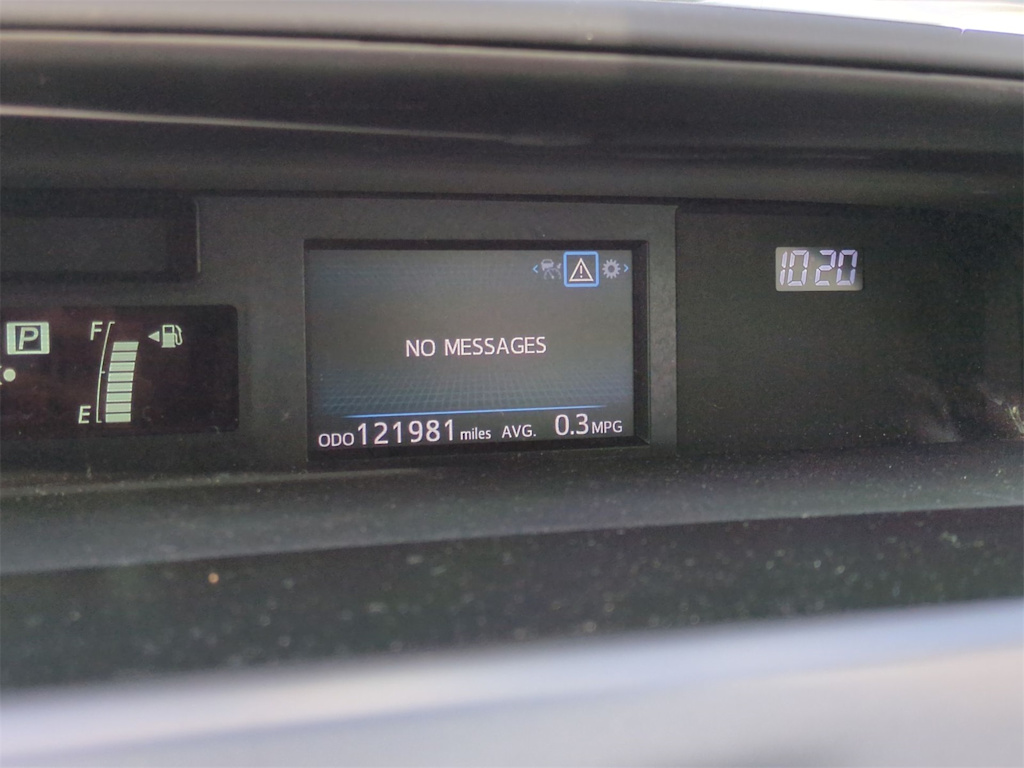 2015 Toyota Prius v Five 14