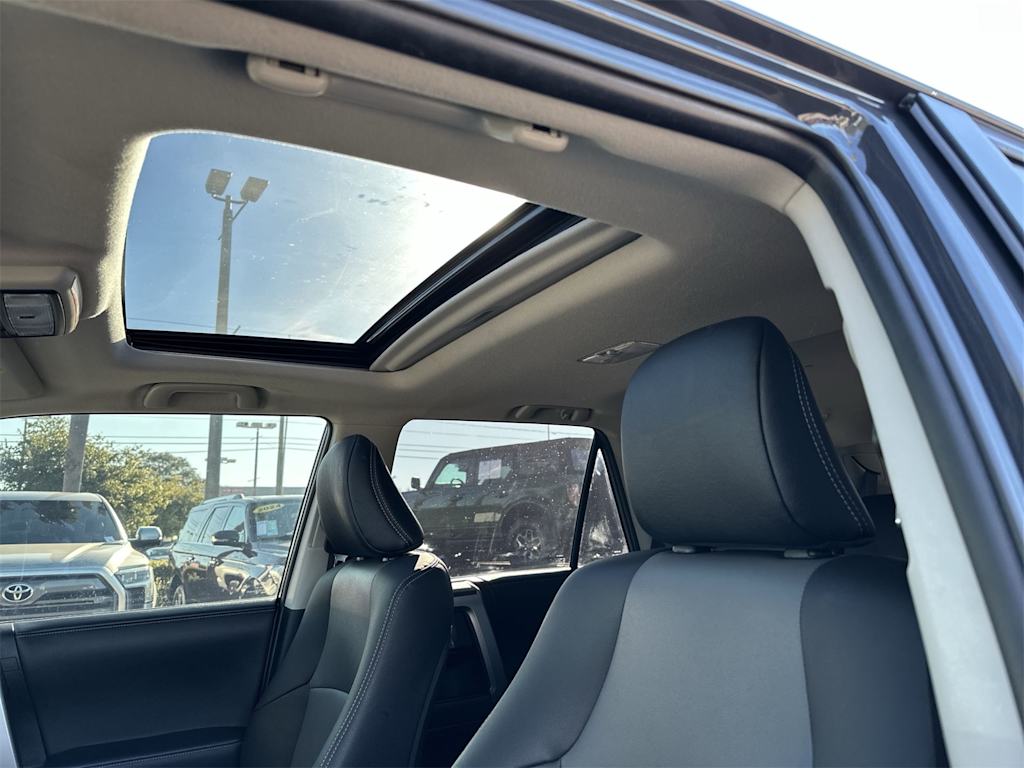 Thumbnail: 2024 Toyota 4Runner - 16