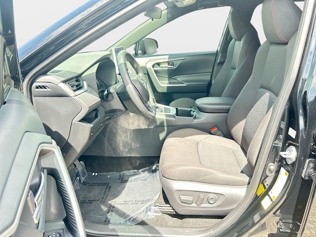 Thumbnail: 2024 Toyota RAV4 - 9