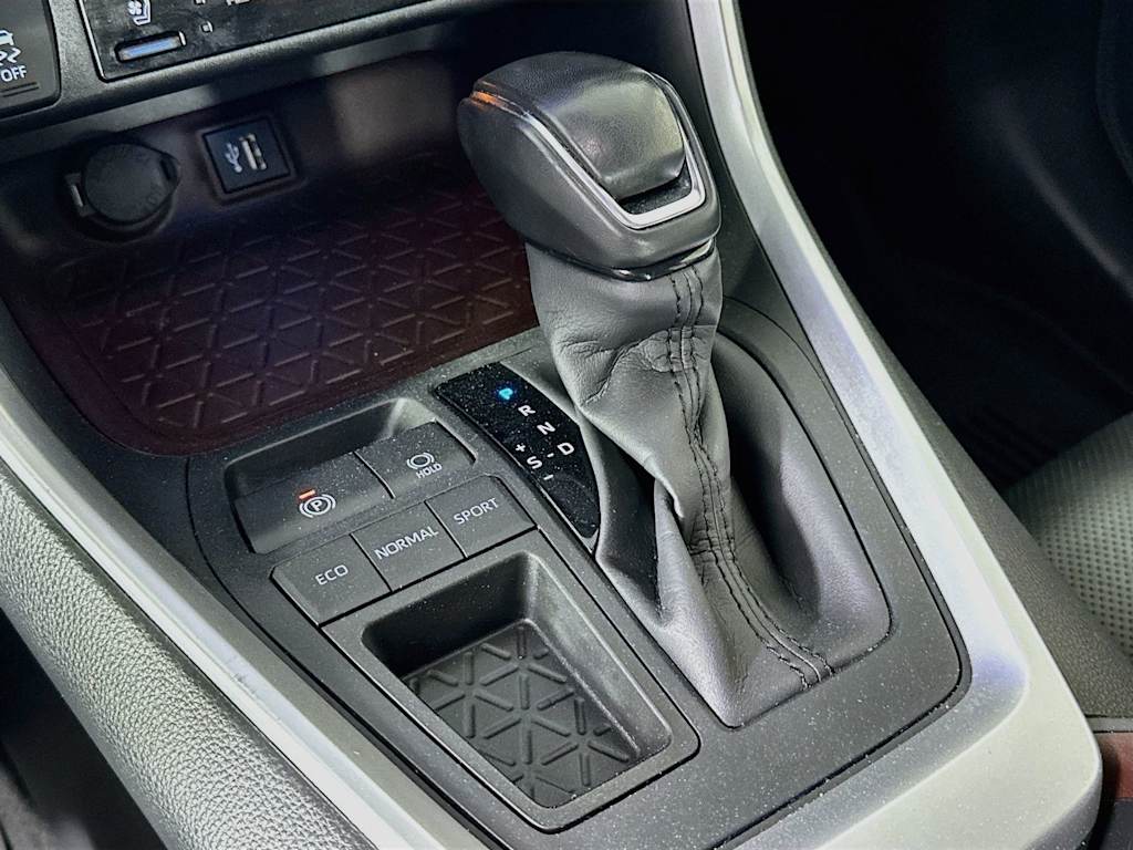 Thumbnail: 2023 Toyota RAV4 - 16