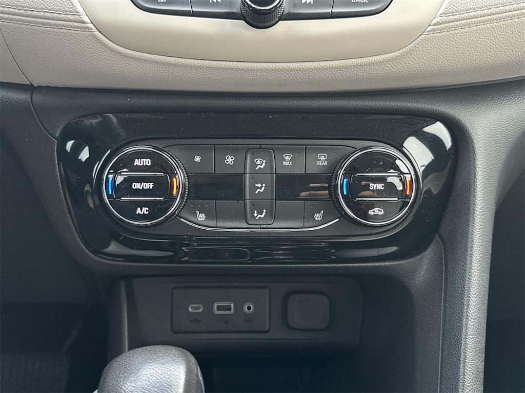 Thumbnail: 2022 Buick Encore GX - 17